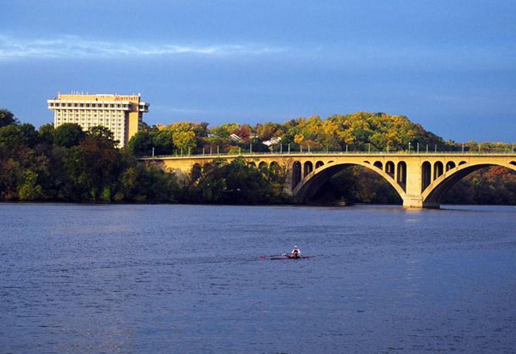 Hotel Key Bridge Marriott Arlington Esterno foto